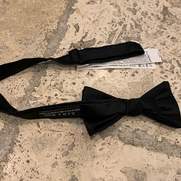 Bow tie - Picture 1 of 1